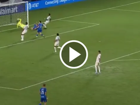 El gol cantado que Bogusz se comió solo frente al arco