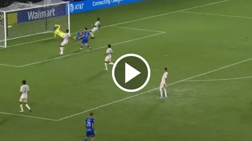 El mediocampista polaco tuvo la victoria en sus pies pero su disparo se terminó estrellando en uno de los palos.