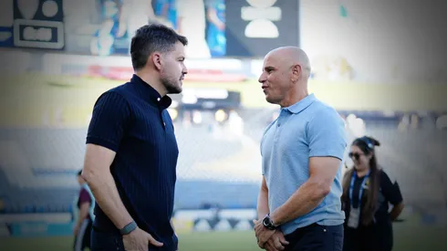 Chris Armas se rindió a los pies del equipo que comanda Larcamón.