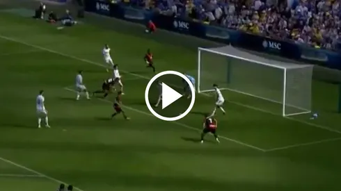 Así fue el gol de Santi Giménez en su regreso al Milan.