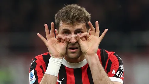 Santi Giménez se expresa en redes tras su suplencia con Milan.