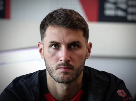 Reacción de Santi Giménez al posible fichaje de otro "9" en Milan