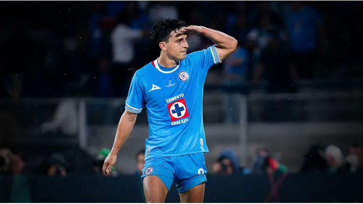 El argentino se refirió a la competencia interna que se vive en Cruz Azul.