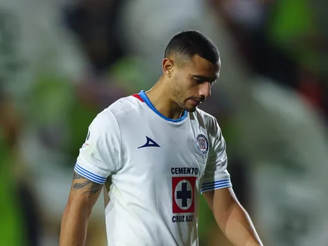 El frío gesto del plantel de Cruz Azul con Giakoumakis