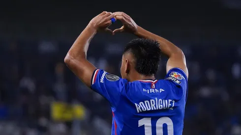 El mediocampista mexicano marcó este fin de semana, quizás, el mejor gol de todo el semestre gracias a una chilena ante el Santos.