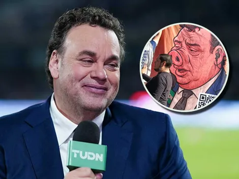 Afición de Cruz Azul ridiculizó a David Faitelson en una bandera