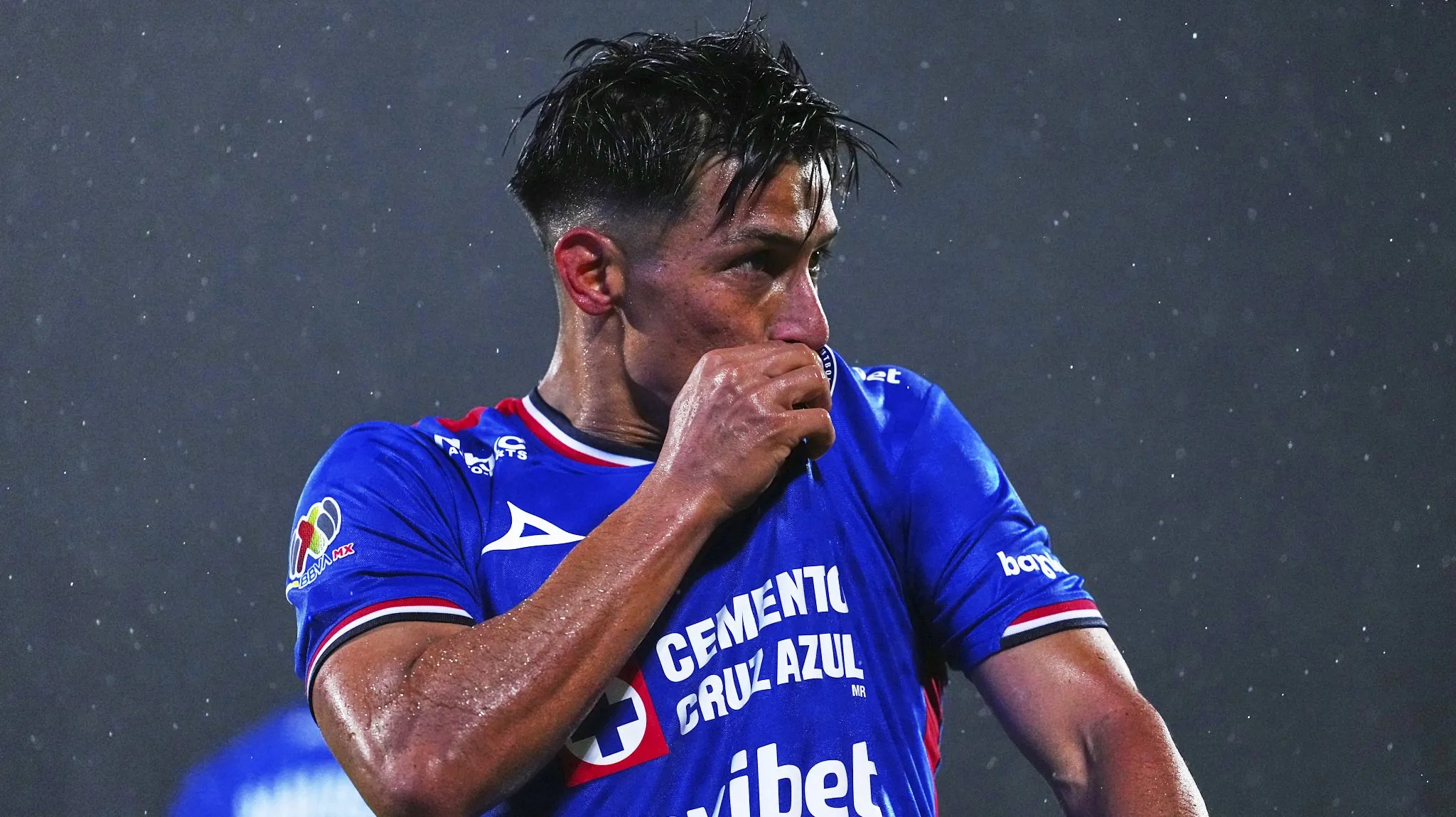 Ángel Sepúlveda, líder de goleo, inspira al Cubo Torres. (Imago 7)