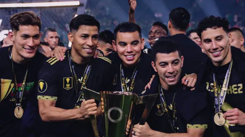 La playera de uno de los campeones cementeros de Copa Oro será exhibida en Europa.