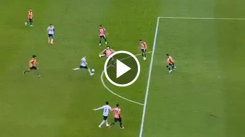 Rodolfo Rotondi le dio una nueva ventaja a Cruz Azul antes del descanso en Guadalajara.