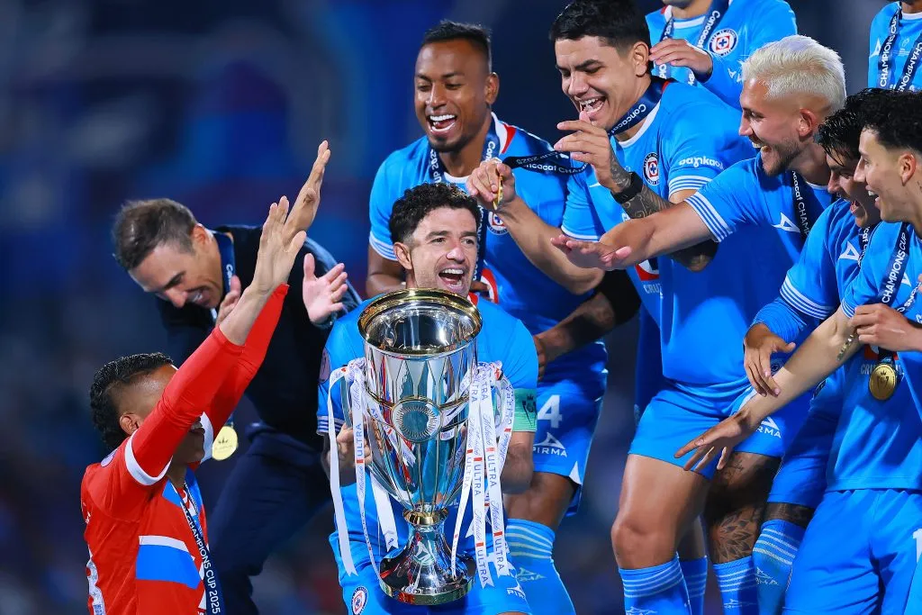 Cruz Azul celebró la Concachampions bajo la gestión Alonso. (Getty Images)