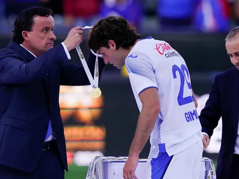 El insólito destino que tuvo la medalla de campeón de Santi Giménez en Cruz Azul