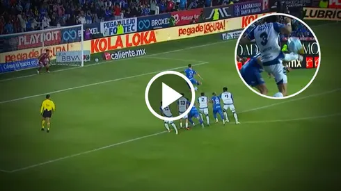 Una serie de acciones derivaron en el gol de Cruz Azul.