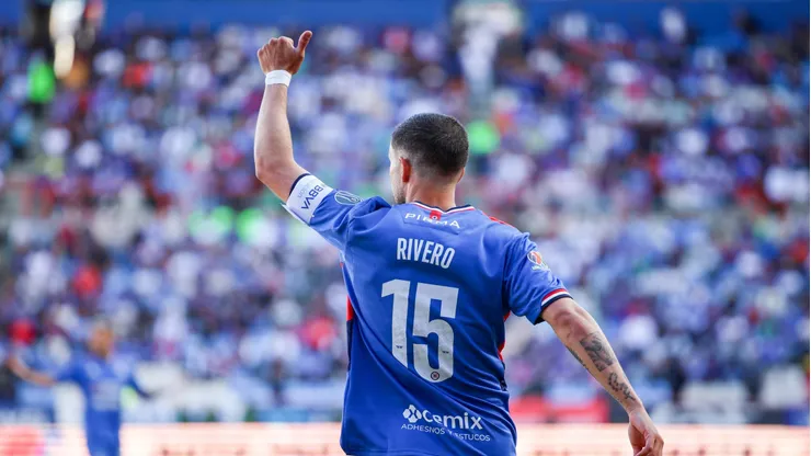 Nacho Rivero recibió un duro golpe en su rostro en la visita a Pachuca.