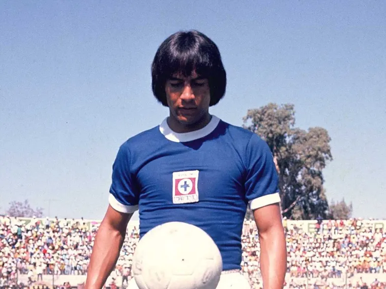 Muciño dejó su huella en el cementero.