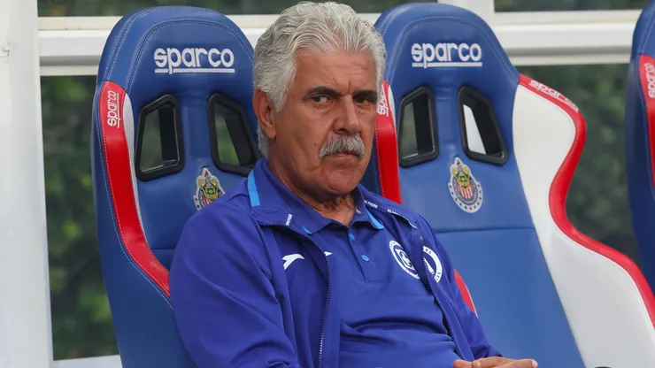 El Tuca, lapidario con una figura del América.