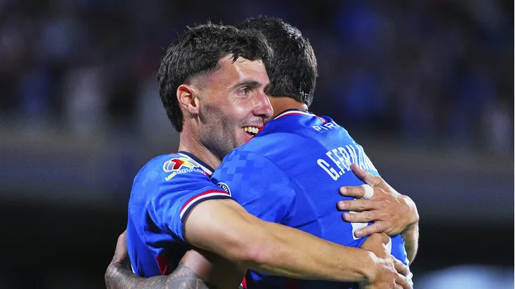 Cruz Azul celebra en la cima de la Liga MX.