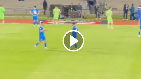 La secuencia tuvo lugar en la segunda mitad cuando el futbolista uruguayo ingresó al terreno de juego.