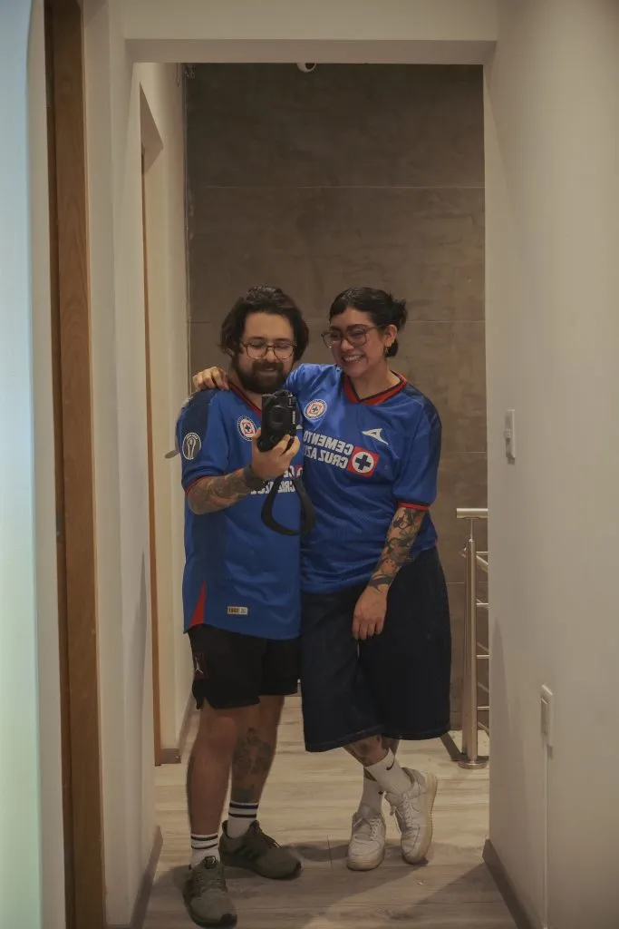 Michelle y su novio Aldo, un fanático de Cruz Azul “desde la cuna”. (Michelle Ralis)