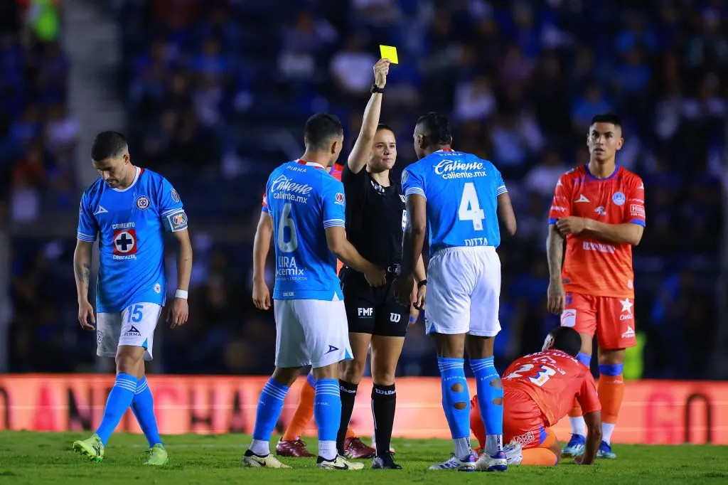 Karen Hernández, en plena acción del Cruz Azul vs. Mazatlán de 2024. (Imago 7)