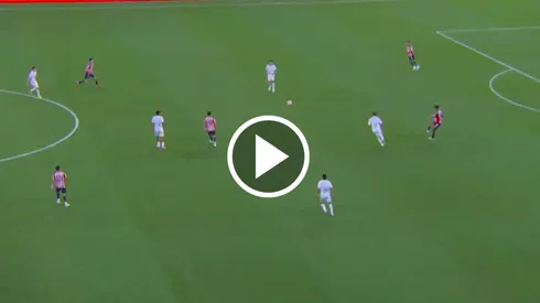 El mediocampista mexicano se vistió de asistidor para que los rojiblancos se adelantaran en el marcador.