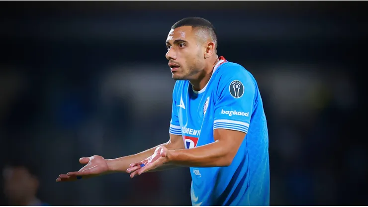 Giorgos Giakoumakis llegó con cartel a Cruz Azul, pero perdió su lugar por varias razones.