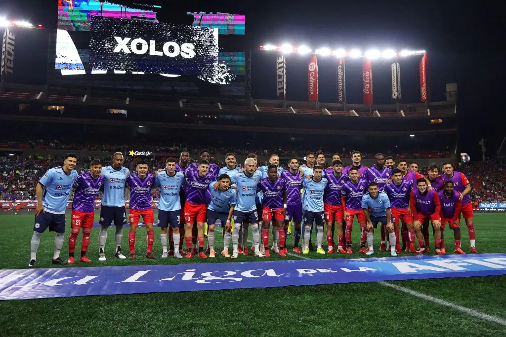 La foto de Cruz Azul y Xolos homenajeando a Corona. (Imago 7)