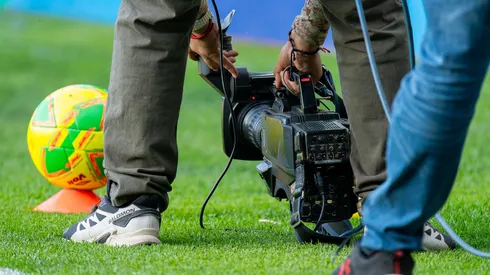 El partido estaba anunciado por la plataforma Tubi pero al final fue Caliente TV la dueña de los derechos de transmisión.