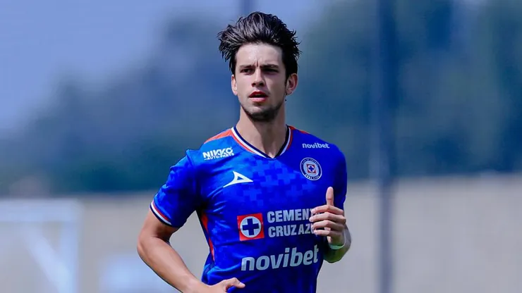 Iñigo Cuesta, el joven que Larcamón comenzó a concentrar.