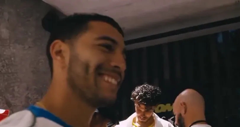 Toda la felicidad de Lira tras tener la firma de Ronaldinho.