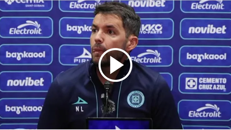 Nicolás Larcamón y un curioso cruce en conferencia de prensa.