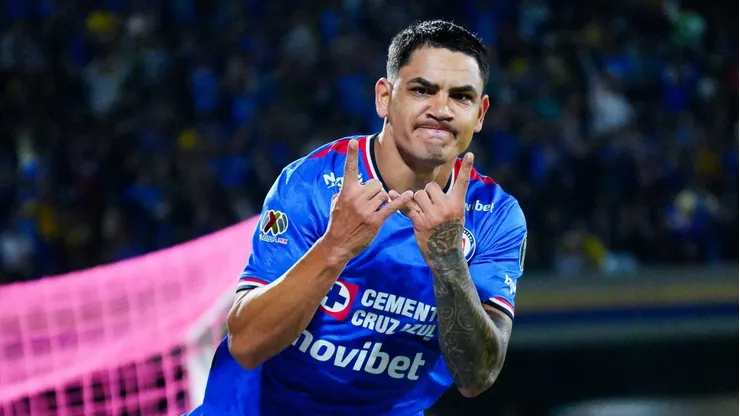 El delantero uruguayo aprovechó un error de la defensa americanista para igualar el tanto conseguido por Brian Rodríguez.
