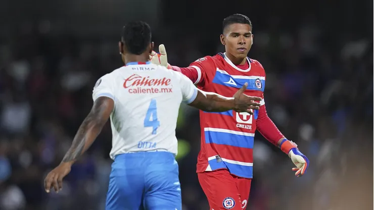 Kevin Mier y Willer Ditta fueron castigados con su ausencia ante América.