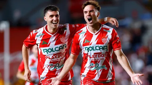 La afición cementera volvió a pedir por el mediocampista argentino.