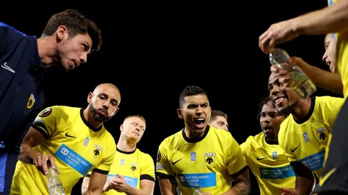 El ex mediocampista de Cruz Azul fue clave para que el cuadro helénico consiguiera sus primeros tres puntos en el torneo.