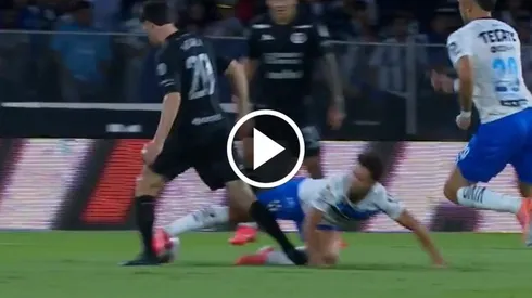 El argentino recibió una dura entrada por parte del español.