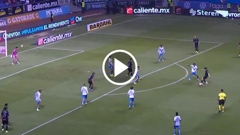 Jeremy Márquez amplió la ventaja de Cruz Azul en su visita a Puebla.