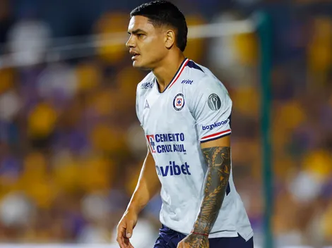 El noble gesto del Toro Fernández tras la victoria de Cruz Azul vs Puebla