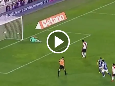 El delantero que suena para Cruz Azul malogra un penal y su afición explota