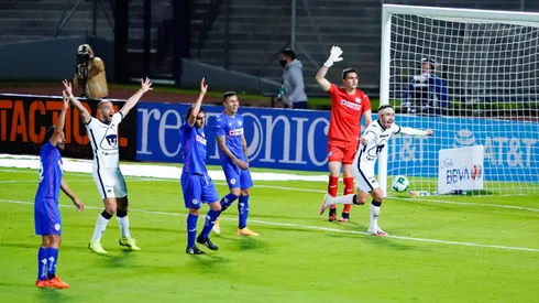 La eliminación ante Pumas en el Guard1anes 2020 todavía resuena en Cruz Azul.