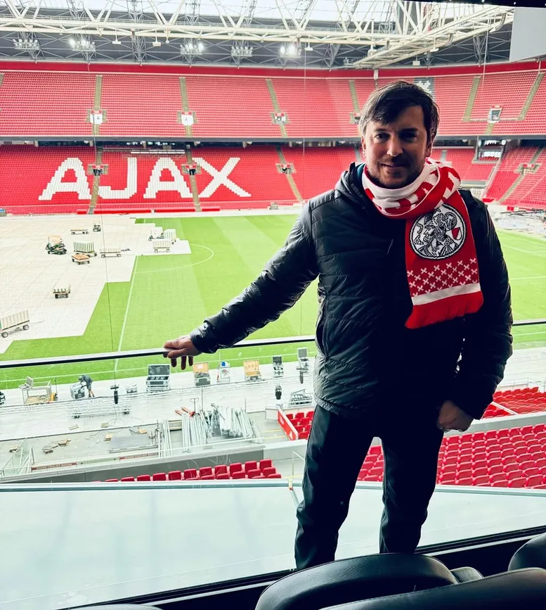Baldi recorriendo las instalaciones del Ajax (IG: @danielbaldialfano).