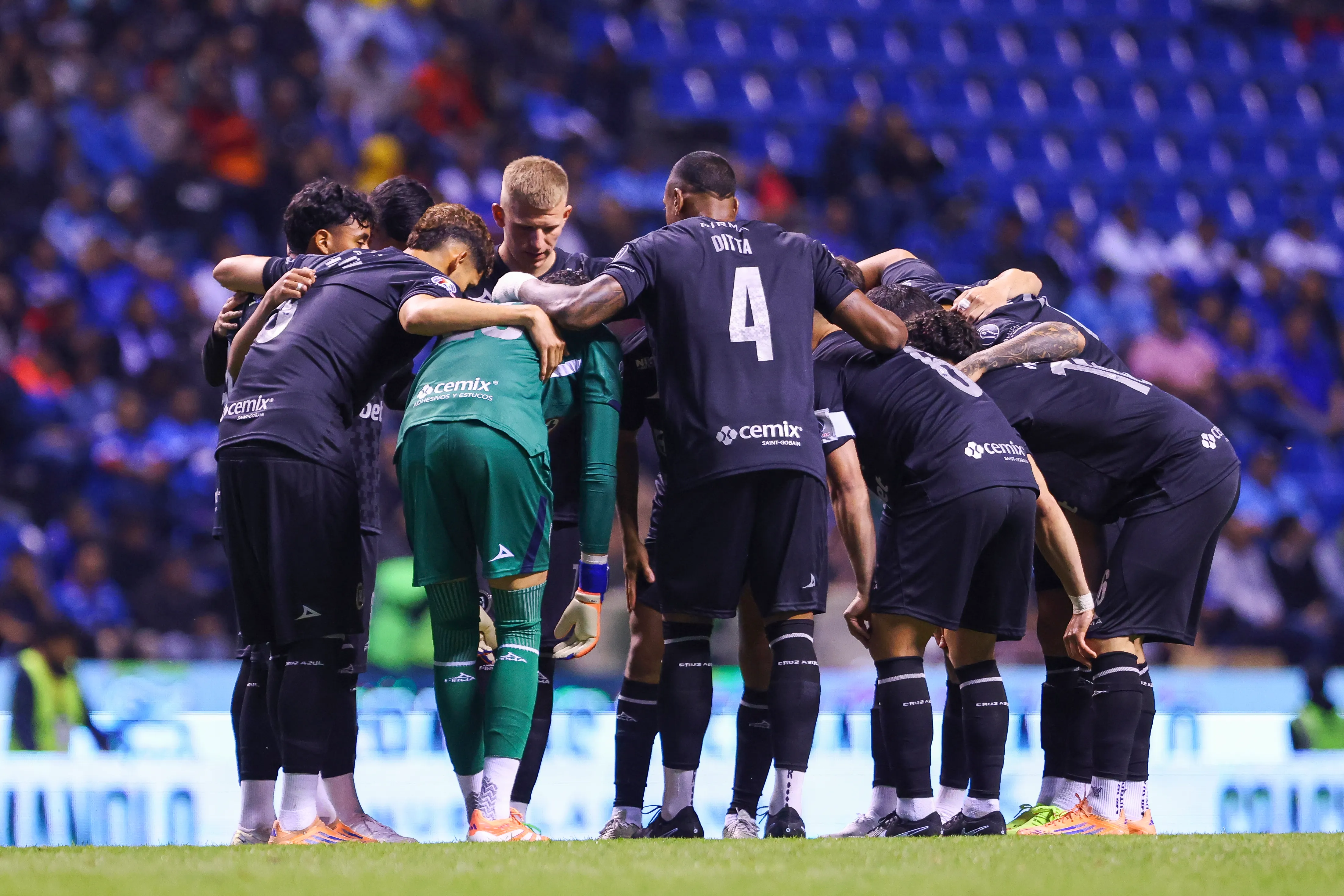 ¿Qué pasa si Cruz Azul gana, empata o pierde contra Pumas? (Getty Images)