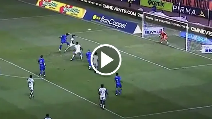 El Toro marcó otro golazo tras abrir el marcador en Puebla.
