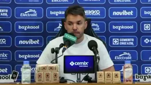 El entrenador de los cementeros se mostró contrariado con el arbitraje y con la lesión de Kevin Mier.