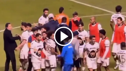 Nacho Rivero, a pesar de no jugar ni un minuto, fue a pedirle explicaciones al panameño por haber lesionado a Kevin Mier.