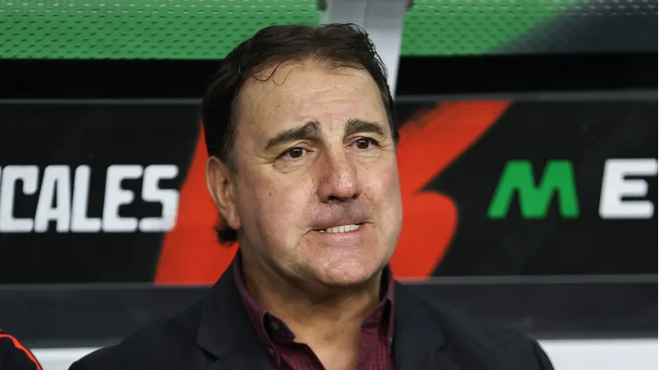 Néstor Lorenzo se refirió a la lesión que sufrió Kevin Mier.