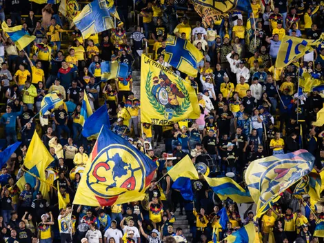 El manto que un fan del América le dejó a Mier en La Noria