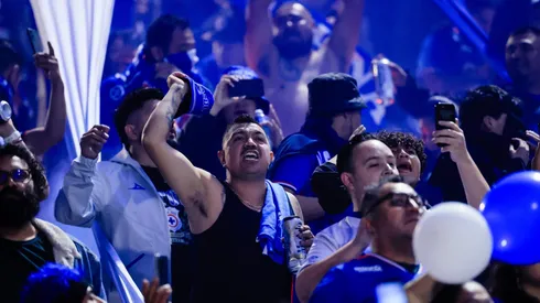 La afición de Cruz Azul ha tenido que adaptarse a las constantes mudanzas de "casa".