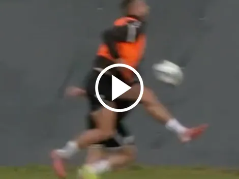 Giakoumakis marcó el gol más raro de su carrera