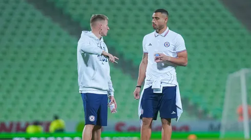 Representantes del polaco se reunirán con Cruz Azul en los próximos días para hablar sobre el futuro del futbolista.