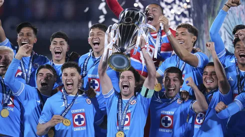 Cruz Azul enfrenta un calendario maratónico que lo podría dejar con cuatro títulos en sus vitrinas en menos de un mes.